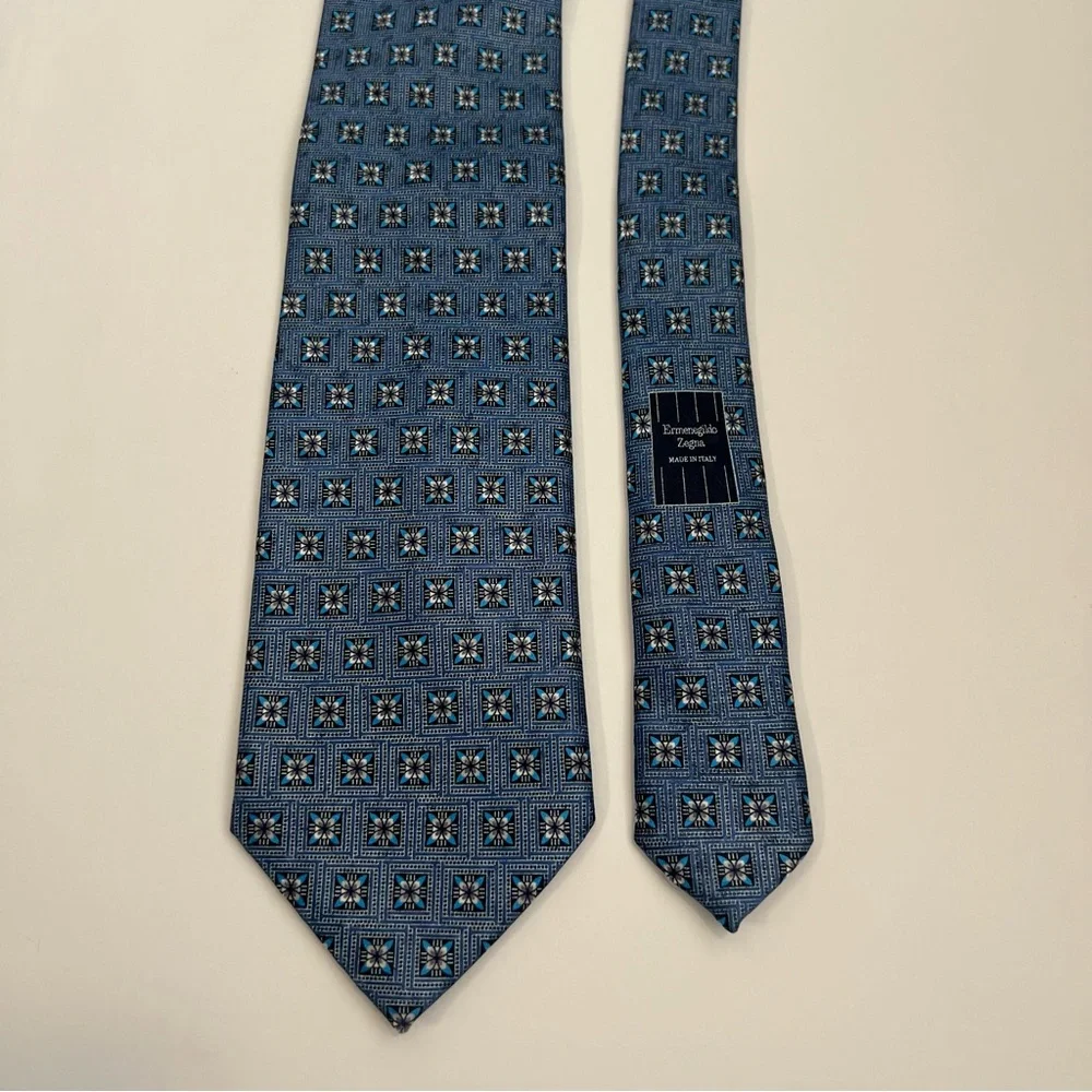 Ermengildo Zegna, 100%‎ Silk, Made in Italy, Geometric, Blue Patterned Neck Tie
